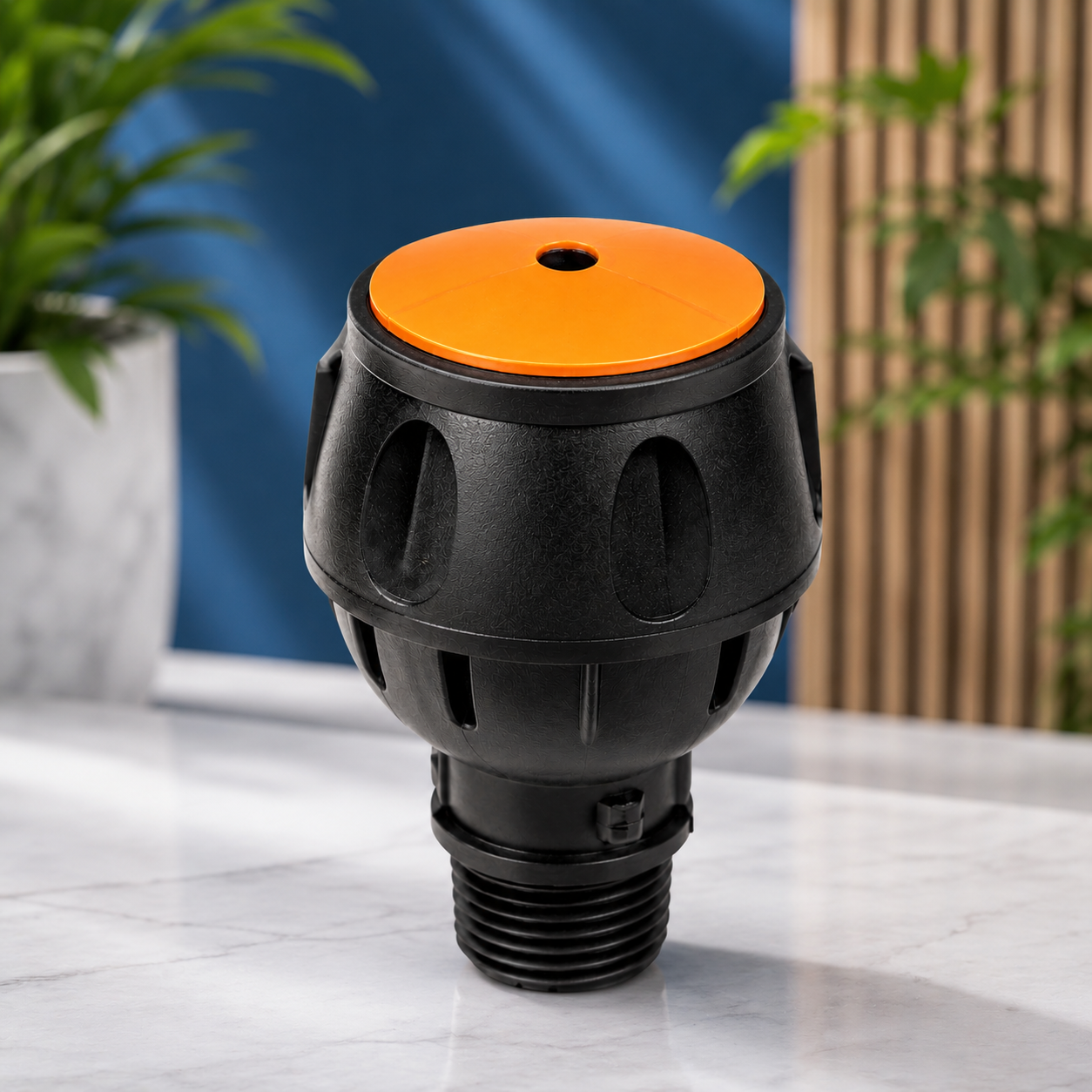 Micro-asperseur noir et orange pour arrosage agricole 9 m